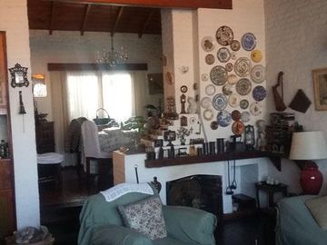 MUY BUENA UBICACIÓN - AMPLIO TERRENO - MUY BUEN CHALET APTO 2 FAMILIAS