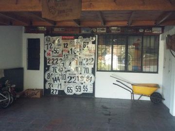 MUY BUENA UBICACIÓN - AMPLIO TERRENO - MUY BUEN CHALET APTO 2 FAMILIAS
