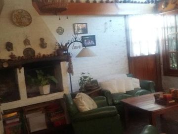 MUY BUENA UBICACIÓN - AMPLIO TERRENO - MUY BUEN CHALET APTO 2 FAMILIAS