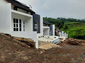 HUNIAN CANTIK DESIGN MEWAH,LOKASI NYAMAN DAN ASRI; SINDANGLAYA