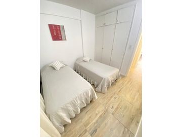 Departamento tres ambientes a la calle con balcón