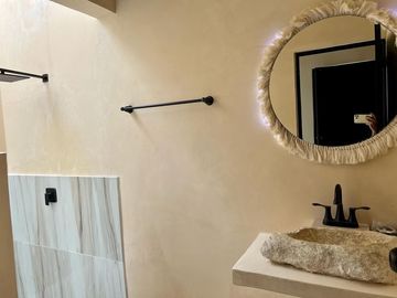 Casa en venta en el Centro de Mérida, remodelada y equipada.