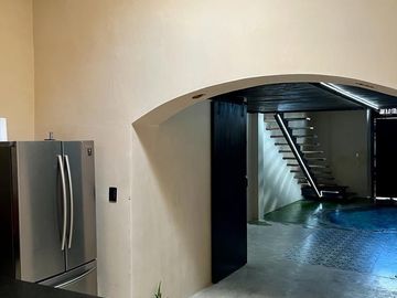 Casa en venta en el Centro de Mérida, remodelada y equipada.