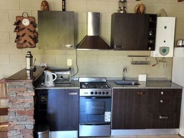 En venta casa quinta zona Las Acacias, gran espacio verde parquizado, lista para entrar a vivir !