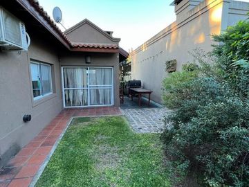 CASA EN VENTA EN EL CARMENCITO CON PILETA
