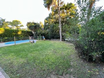 CASA EN VENTA EN EL CARMENCITO CON PILETA