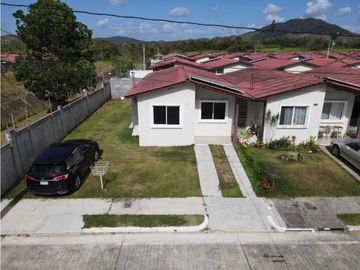 VENDO CASA EN ARRAIJAN LA HACIENDA