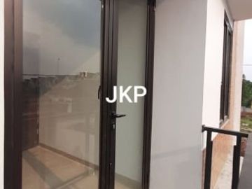RUMAH BARU MURAH 2LANTAI SIAP HUNI DI LOKASI STRATEGIS DI PADURENAN MUSTIKA JAYA BEKASI TIMUR