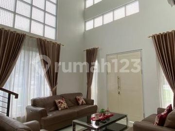 Rumah Harga Terjun Bebas Hook Cantik Tidak Hadap Rumah Tetangga Taman Luas Lokasi Super Straregis di BSD The Icon
