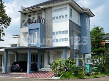 Rumah Harga Terjun Bebas Hook Cantik Tidak Hadap Rumah Tetangga Taman Luas Lokasi Super Straregis di BSD The Icon