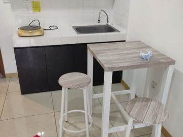 Di jual apartement full furnish menghadap mall. lokasi strategis & bebas banjir