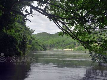 STUNNING LARGE PROPERTY WITH 270 METERS OF RIVERSIDE AND INCREDIBLE MOUNTAIN VIEWS!!!