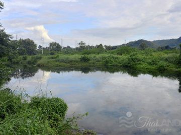 STUNNING LARGE PROPERTY WITH 270 METERS OF RIVERSIDE AND INCREDIBLE MOUNTAIN VIEWS!!!