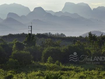 STUNNING LARGE PROPERTY WITH 270 METERS OF RIVERSIDE AND INCREDIBLE MOUNTAIN VIEWS!!!