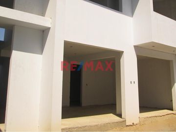 # 🏡 Casa Vichayo: Tu Hogar Soñado Te Espera en La Mariposa

## 🌟 Imagínate Despertar Cada Mañana en Tu Propio Paraíso

¿Te imaginas vivir donde el