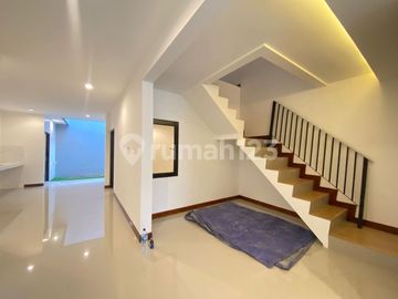Rumah Brand New Modern Classic Akses Mudah Ke Tol di Cinere