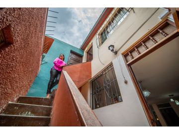 VENDO CASA  EN URB. LOS JARDINES CERCA AL OPEN PLAZA - TRUJILLO