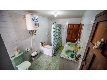 VENDO CASA  EN URB. LOS JARDINES CERCA AL OPEN PLAZA - TRUJILLO