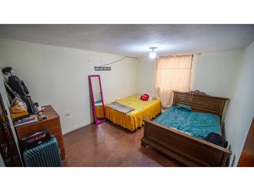 VENDO CASA  EN URB. LOS JARDINES CERCA AL OPEN PLAZA - TRUJILLO