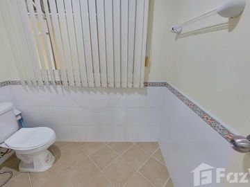 3 Bedroom House for sale at Wararom Charoenmuang