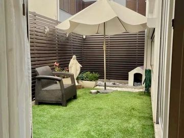 Thownhouse Triple , impecable, 3D, 3B, 3E,1B, patio, quincho