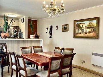 Thownhouse Triple , impecable, 3D, 3B, 3E,1B, patio, quincho