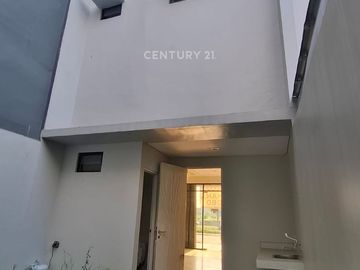 DISEWAKAN RUKO LAVANYA HARAPAN INDAH  LOKASI PREMIUM