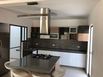 Venta de casa nueva en privada al sur de Cuernavaca $4,100,000.00