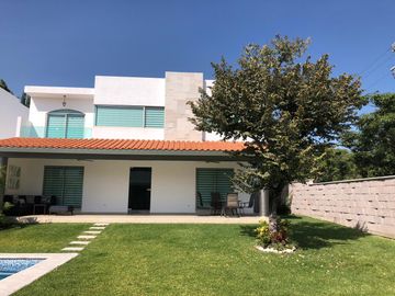 Venta de casa nueva en privada al sur de Cuernavaca $4,100,000.00