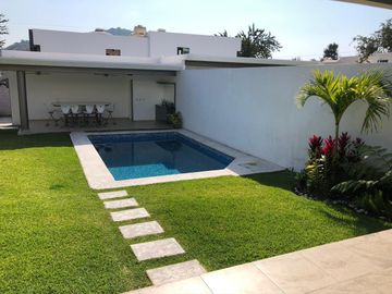 Venta de casa nueva en privada al sur de Cuernavaca $4,100,000.00