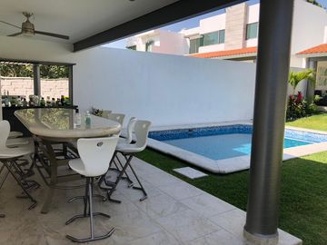 Venta de casa nueva en privada al sur de Cuernavaca $4,100,000.00