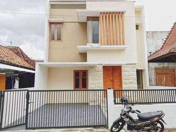 Rumah Di Seturan Belakang UPN