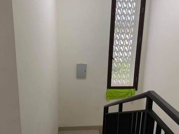 Rumah chyntia summarecon gedebange dekat ciwastra, cibiru bandung
