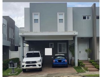 SE VENDE CASA PASEO DEL NORTE PH VICTORIA CON LNEA BLANCA