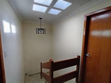Casa en Venta de 128m2 de construcción, ubicada en el  Dean bajo, a 500m de Colegio Gutembe