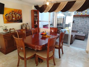 Casa en Venta de 128m2 de construcción, ubicada en el  Dean bajo, a 500m de Colegio Gutembe