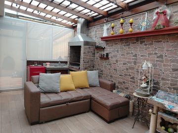 Casa en Venta de 128m2 de construcción, ubicada en el  Dean bajo, a 500m de Colegio Gutembe