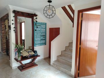Casa en Venta de 128m2 de construcción, ubicada en el  Dean bajo, a 500m de Colegio Gutembe
