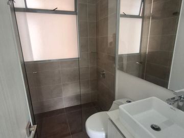 apartamento en arriendo en loma el chocho. Cod A9434044