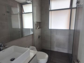 apartamento en arriendo en loma el chocho. Cod A9434044