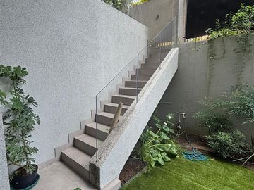 Duplex con jardín, sector con gran conectividad de la Dehesa