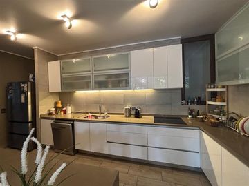 Duplex con jardín, sector con gran conectividad de la Dehesa