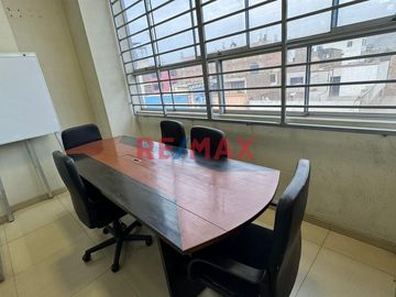 🏢 Venta de Local Comercial en Trujillo con Doble puerta de Ingreso– Ideal para Inversionistas del Rubro Mayorista, Retail o Servicios
Este local de 3