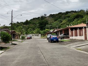 SE VENDE CASA EN LA FLORESTA, ARRAIJAN