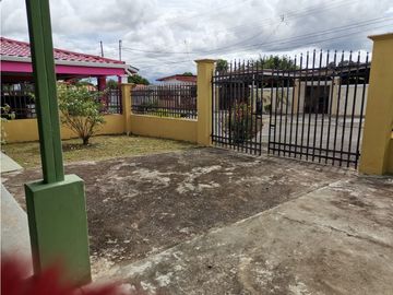 SE VENDE CASA EN LA FLORESTA, ARRAIJAN