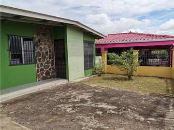 SE VENDE CASA EN LA FLORESTA, ARRAIJAN