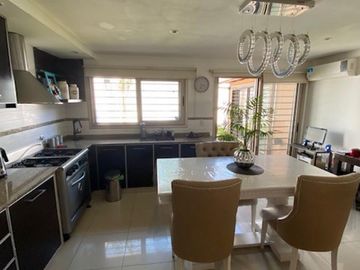 Importante Chalet en Quilmes recidencial