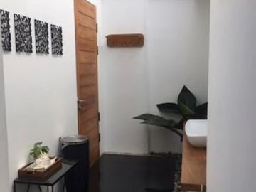 6 Bedroom House for sale