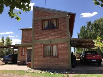 CASA QUINTA DE DOS PLANTAS CON TERRENO DE 5000mÂ²