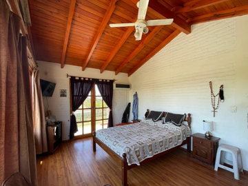 CASA QUINTA DE DOS PLANTAS CON TERRENO DE 5000mÂ²